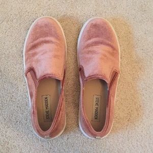 Steve Madden slip on velvet blush pink shoes